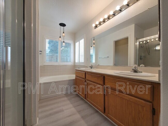 Foto del edificio - 3109 Turnbuckle Cir