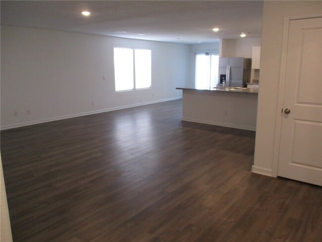 Building Photo - 2487 Tapatio Dr