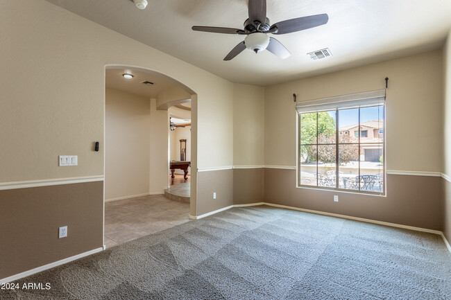 Foto del edificio - 11549 E Roselle Ave