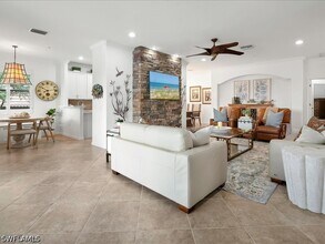 Building Photo - 9476 Napoli Ln