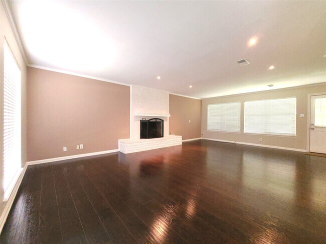 Foto del edificio - 6511 Pebble Beach Dr