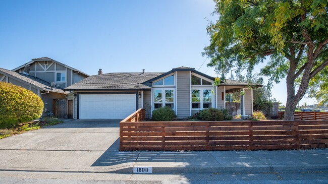Building Photo - 1800 Village E Dr