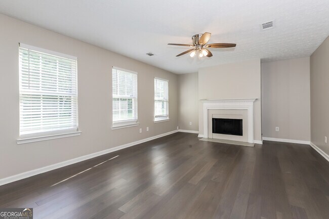 Building Photo - 5102 Saddle Creek Cir