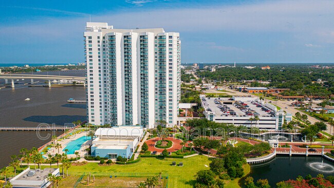 Building Photo - 241 Riverside Dr
