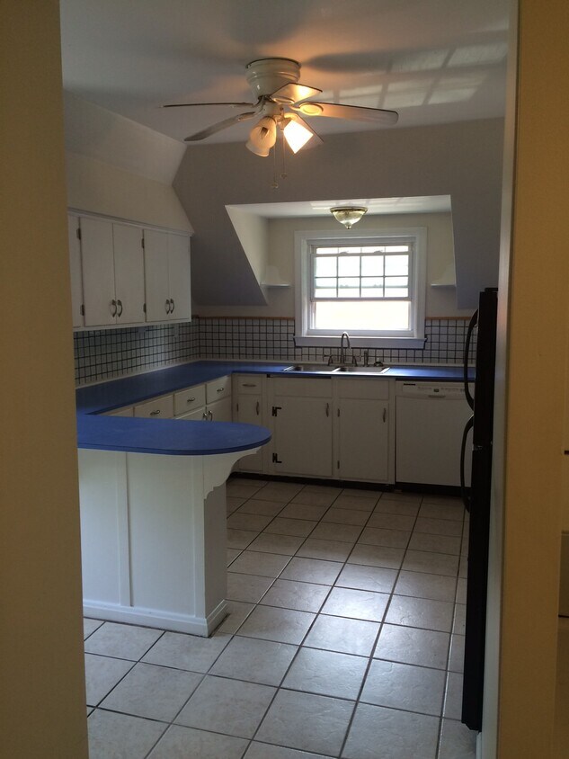 Foto principal - 340 W 7th St