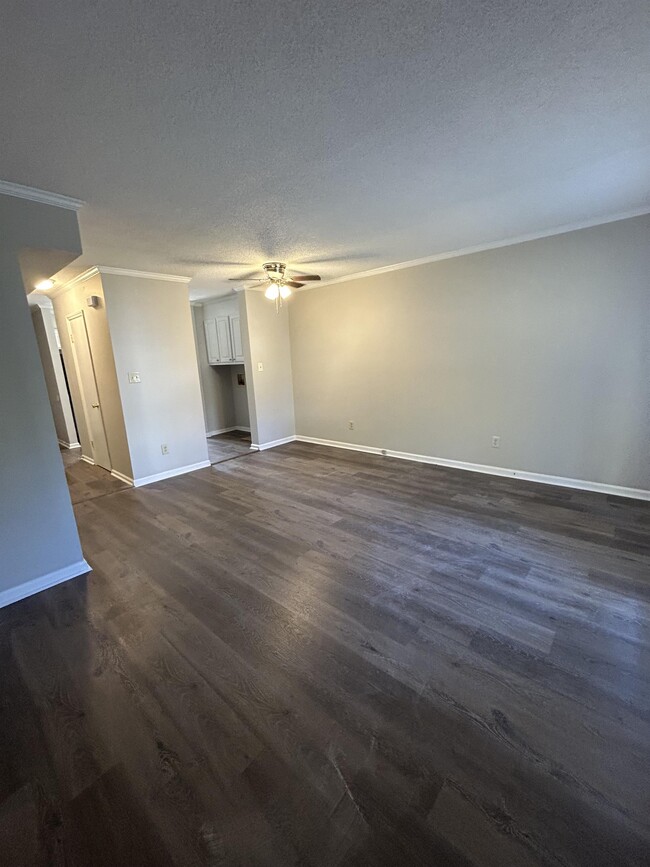 Building Photo - 716 Verdant Dr