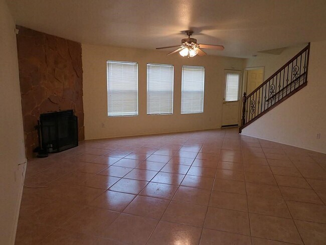 Building Photo - 16342 Blue Rock Springs Dr