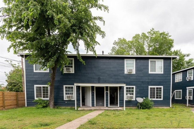 Building Photo - 2507 Delano St