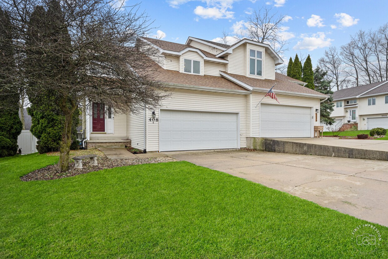 Primary Photo - 408 Grande Dr