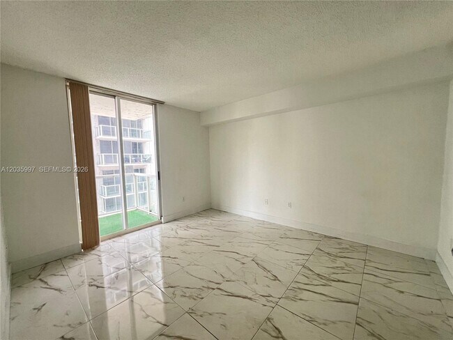 Foto del edificio - 5085 NW 7th St