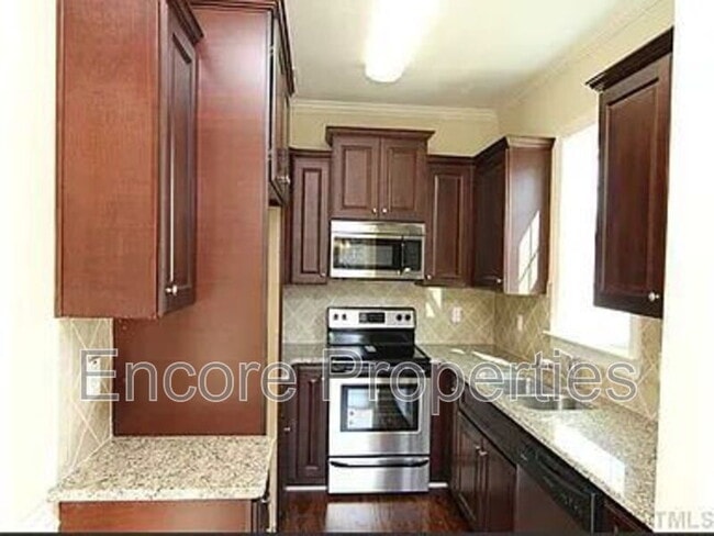 Building Photo - 710 Barlang Circle