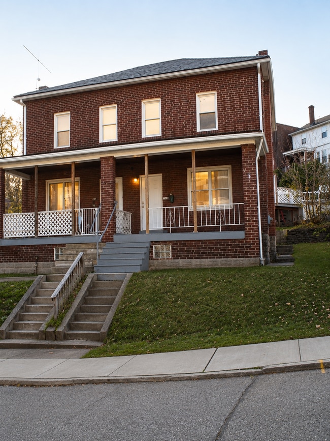 Building Photo - 749 Hampshire Ave