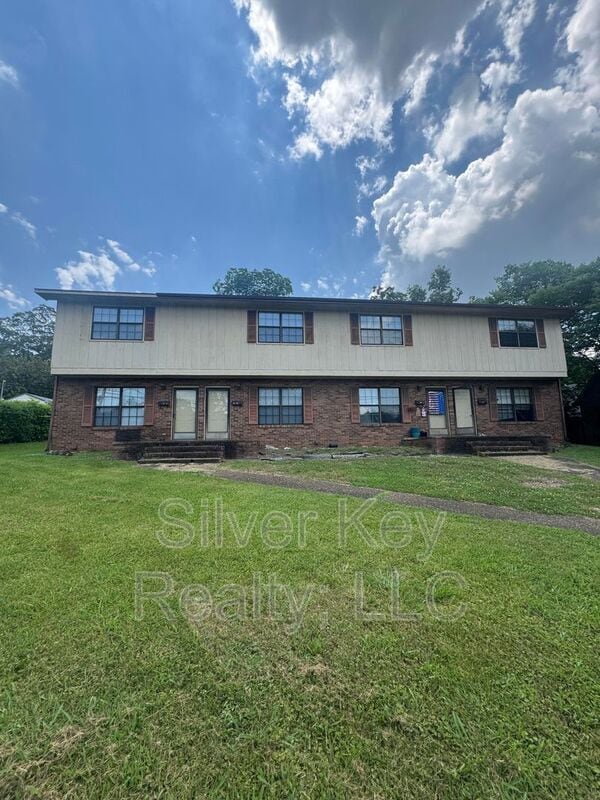 Primary Photo - 611Ingleside Ave