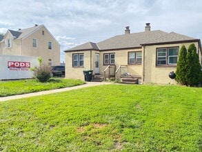 Building Photo - 2434 Himebaugh Ave