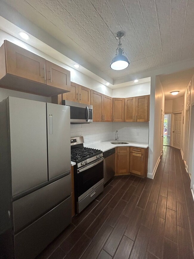 Building Photo - 2 Bedroom Apartment in Brooklyn