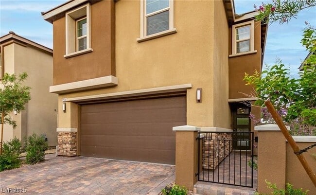 Foto del edificio - 12556 Skylight View St