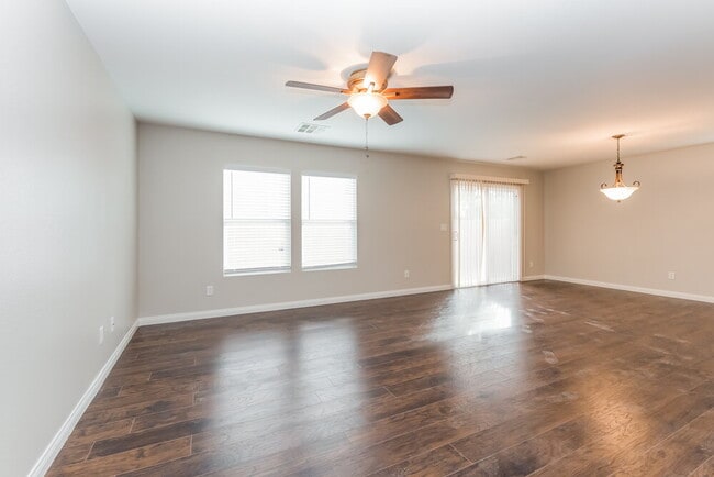 Building Photo - 7942 Bliss Hill Ct