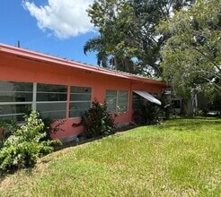 Building Photo - 1001 52nd Ave W