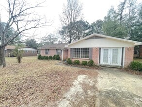 Building Photo - 310 McEwen Dr
