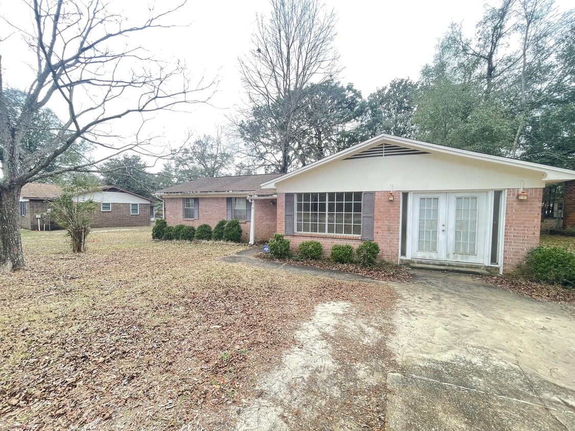 Primary Photo - 310 McEwen Dr