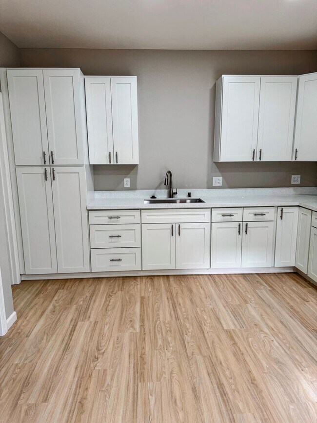 Foto del edificio - 16116 Mistletoe Ln