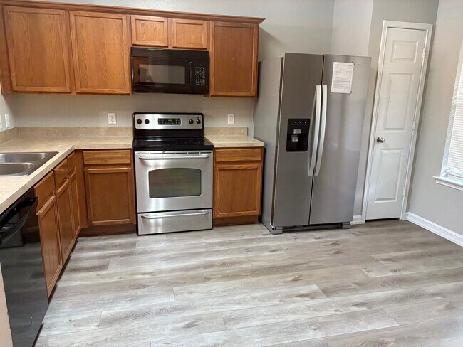 Foto del edificio - 4113 Macy Ln