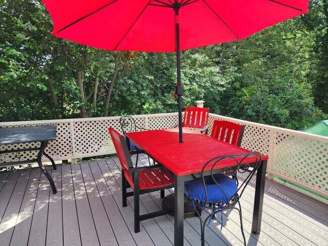Deck - 49 Phillips St