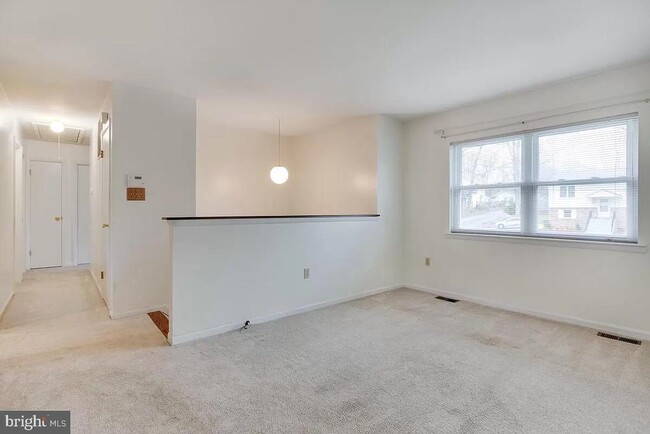 Building Photo - 3929 4th St