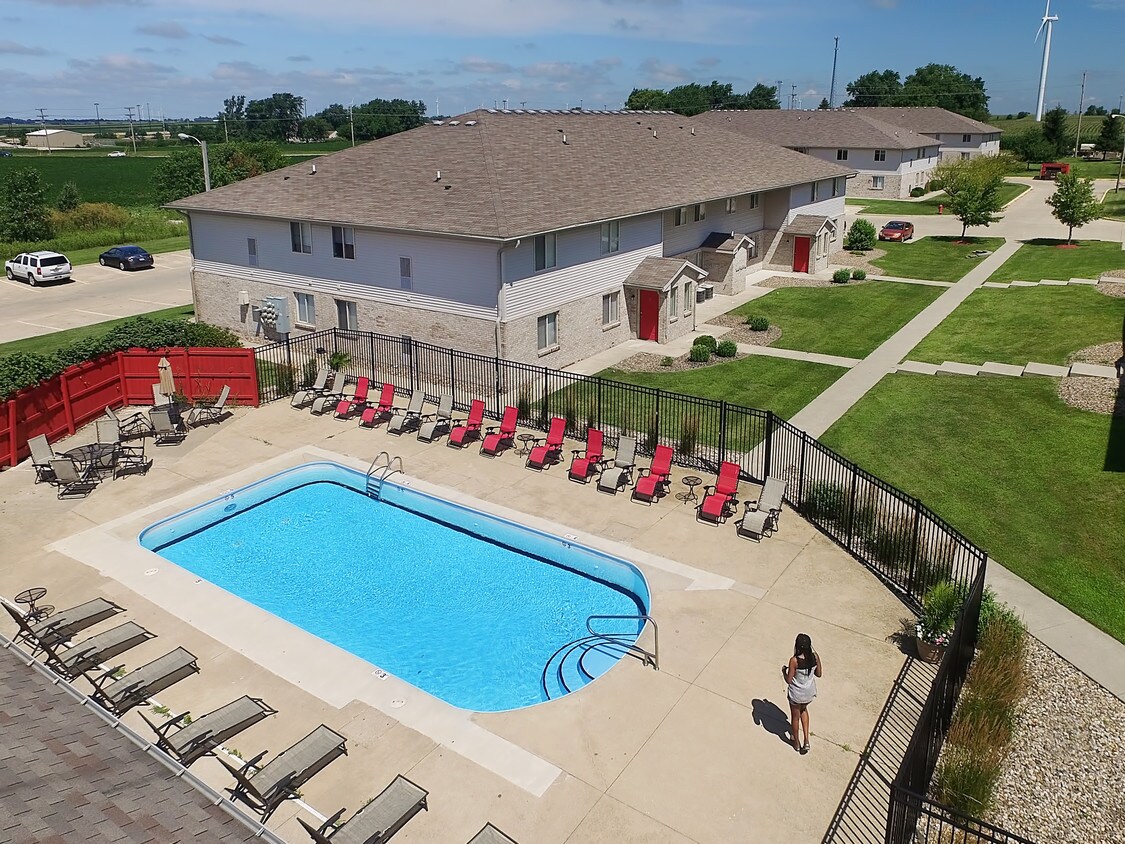 Oak Point Apartments Apartments in Normal, IL