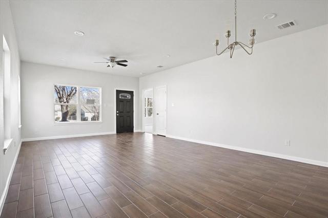 Building Photo - 928 Davis Ave