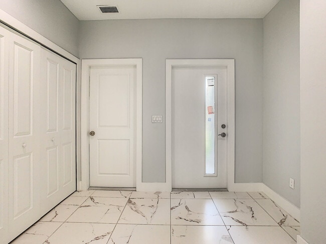 Building Photo - 5237 Jennings St