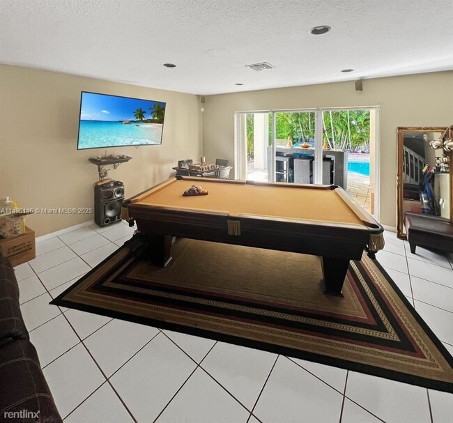 Building Photo - 4 br, 2.5 bath House - 10110 SW 166th Ct