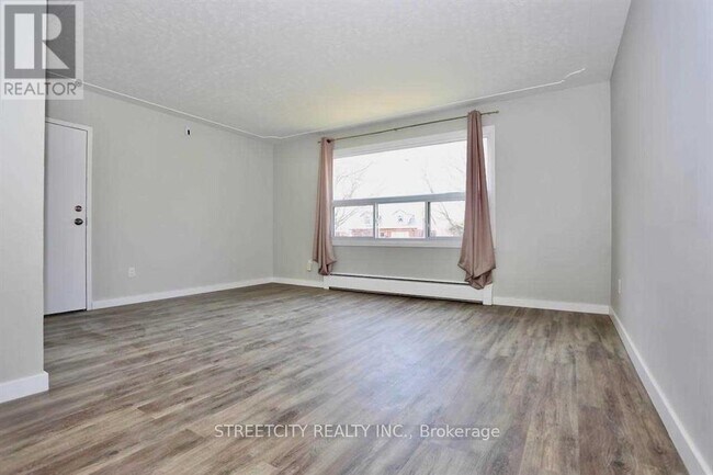 Building Photo - 394-394 Thiel St