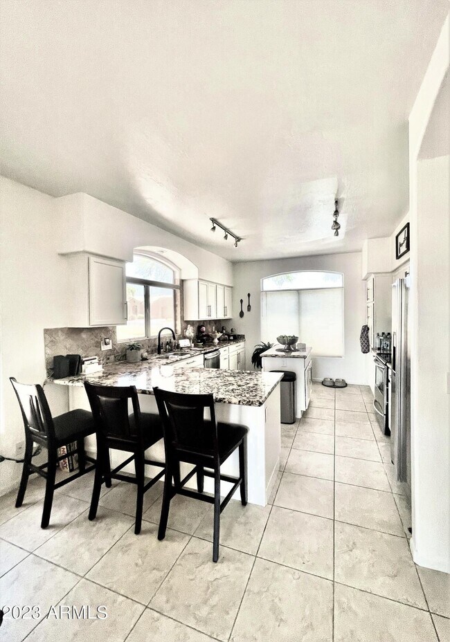 Building Photo - 4724 E Melanie Dr