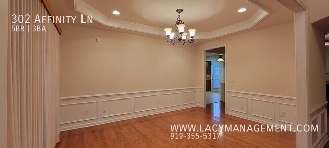 Foto del edificio - 302 Affinity Ln