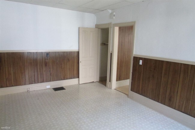 Building Photo - 304 Claremont Pl NE