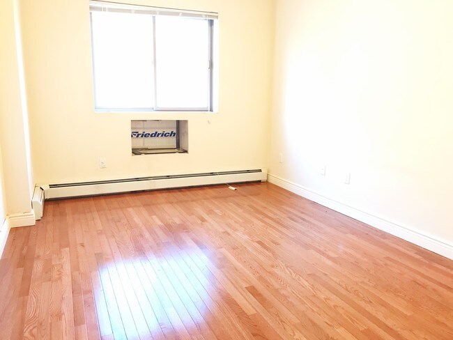 Building Photo - 28-25 36th St