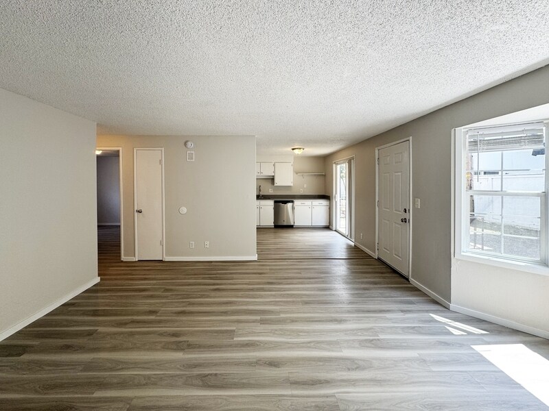 Foto principal - 1115 W 6th Ave