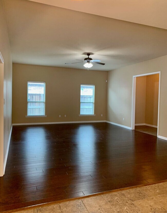 Foto del edificio - 3BD/2BA House for Lease in Magnolia Lakes - Close to LSU