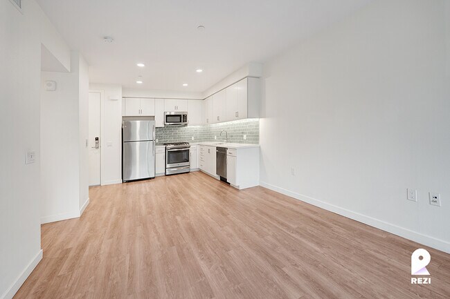 Building Photo - 1363 Colton St