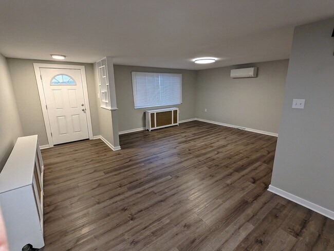Living room - 5012 Dearborn St