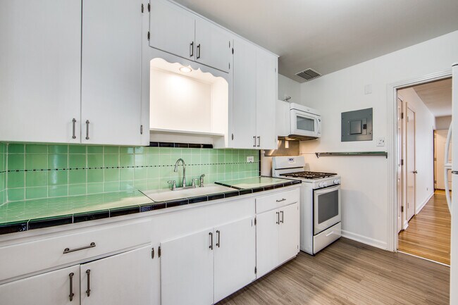 Another different view of kitchen - 1551 W Agarita Ave