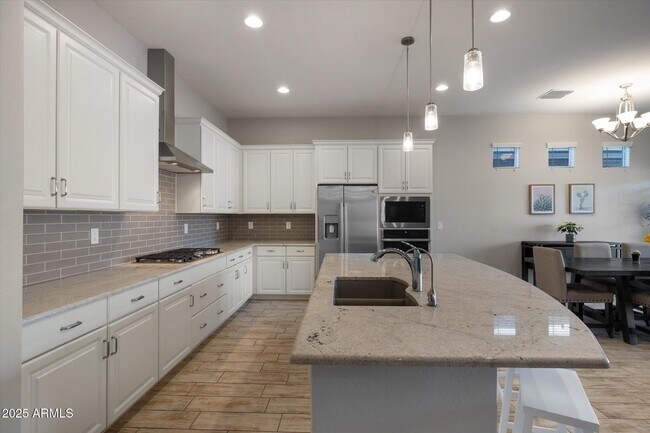 Building Photo - 2527 S Quaintance St