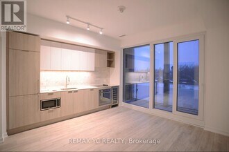 Building Photo - 2020 Bathurst St
