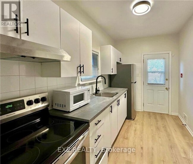 Photo du bâtiment - 162 Ivy Crescent