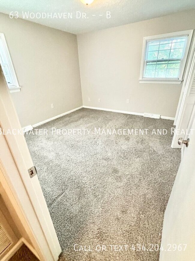 Building Photo - MOVE IN SPECIAL: 1/2 OFF FIRST MONTH'S REN...