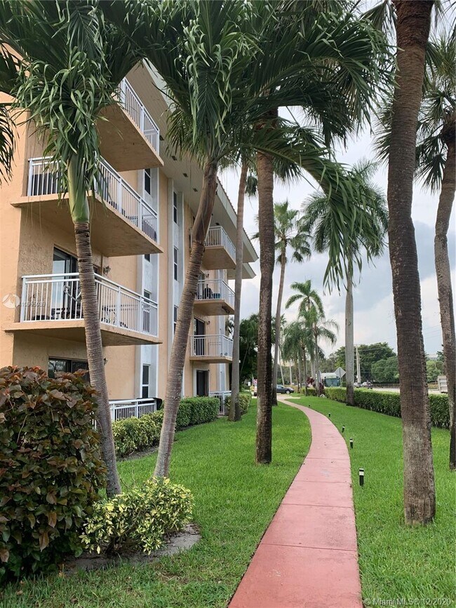 505 S Pine Island Rd Unit 208B, Plantation, FL 33324 Apartment for