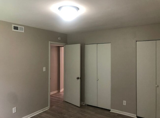 Building Photo - 1707 Rosetta Dr