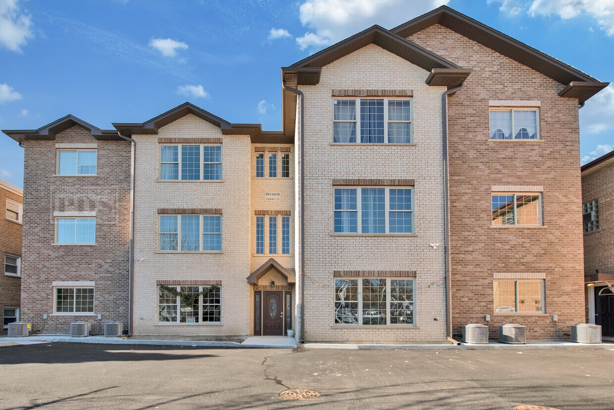 6016 S Archer Rd Unit 11, Summit, IL 60501 Condo for Rent in Summit