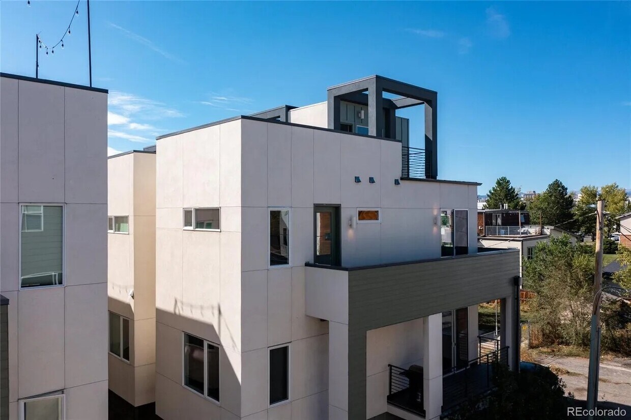 Foto principal - 3133 W 18th Ave